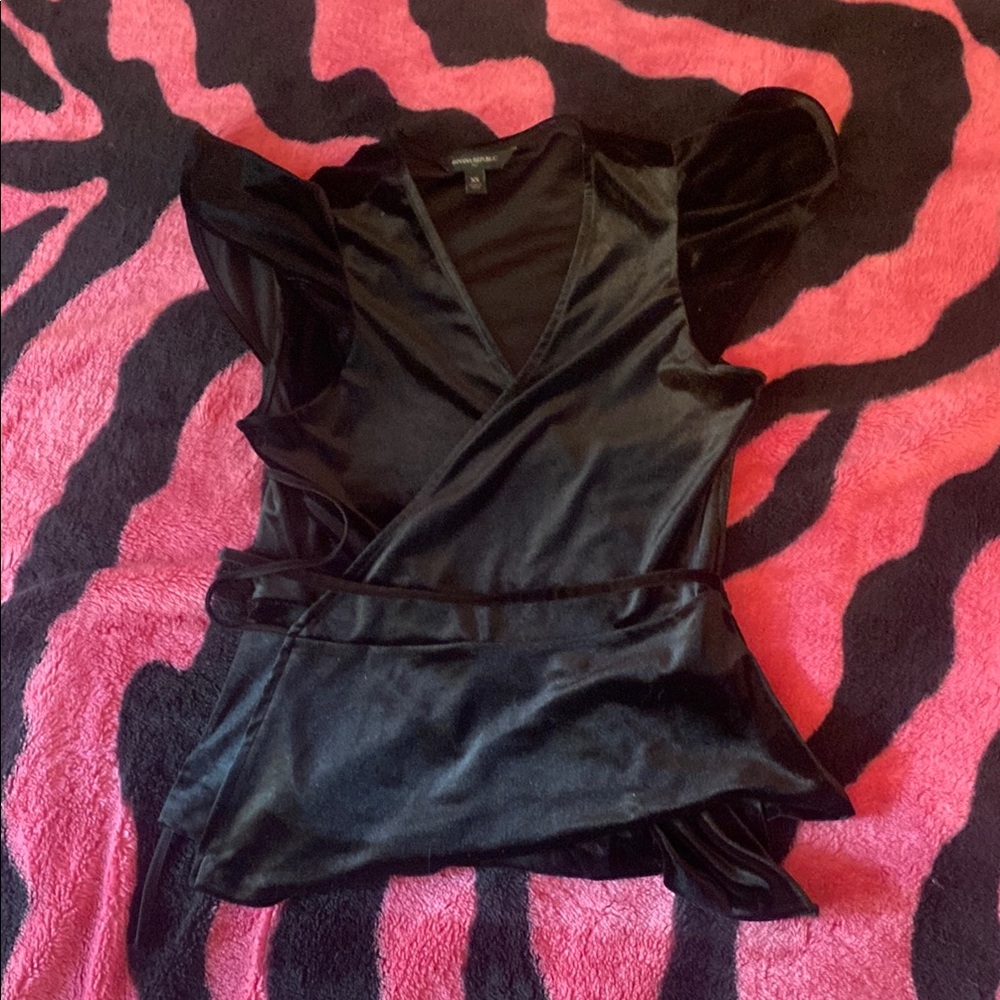 Banana Republic Black Wrap Sleeveless Top Velvet fabric